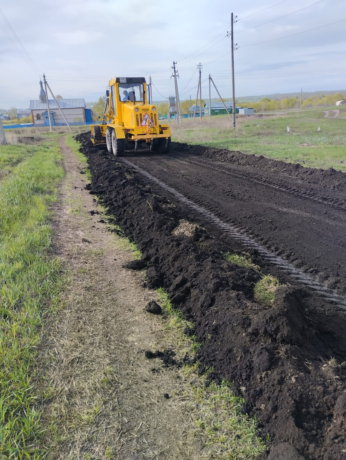 В с.Норовка начали ремонтировать часть автодороги центральной улицы.