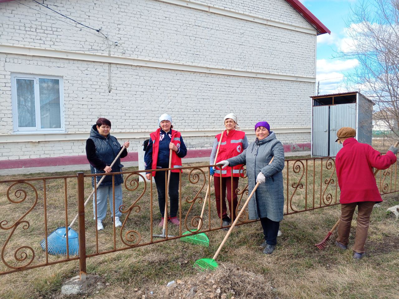04.04.2025 в д.Степная Репьевка проведена санитарная пятница по наведению чистоты и порядка на территории населенного пункта.